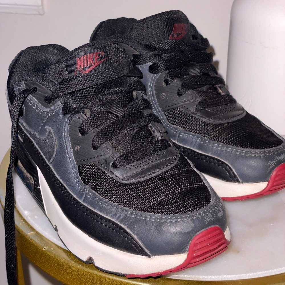 Nike Kids Black and Gray Sneakers with Red Accents